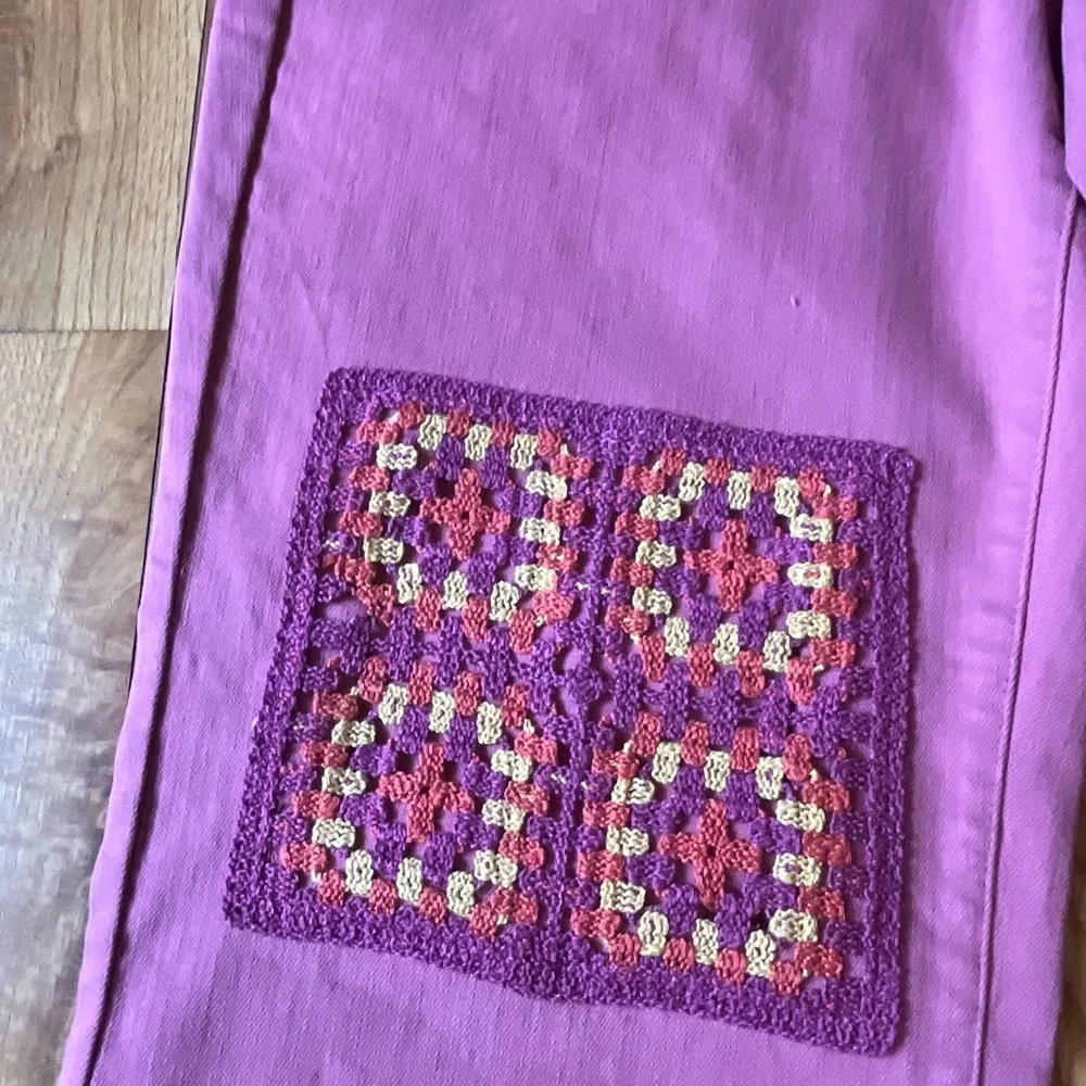 Judy Blue High Rise Dusty Pink Crochet Patch Wide Leg Jeans NWT CC - Picture 6 of 12